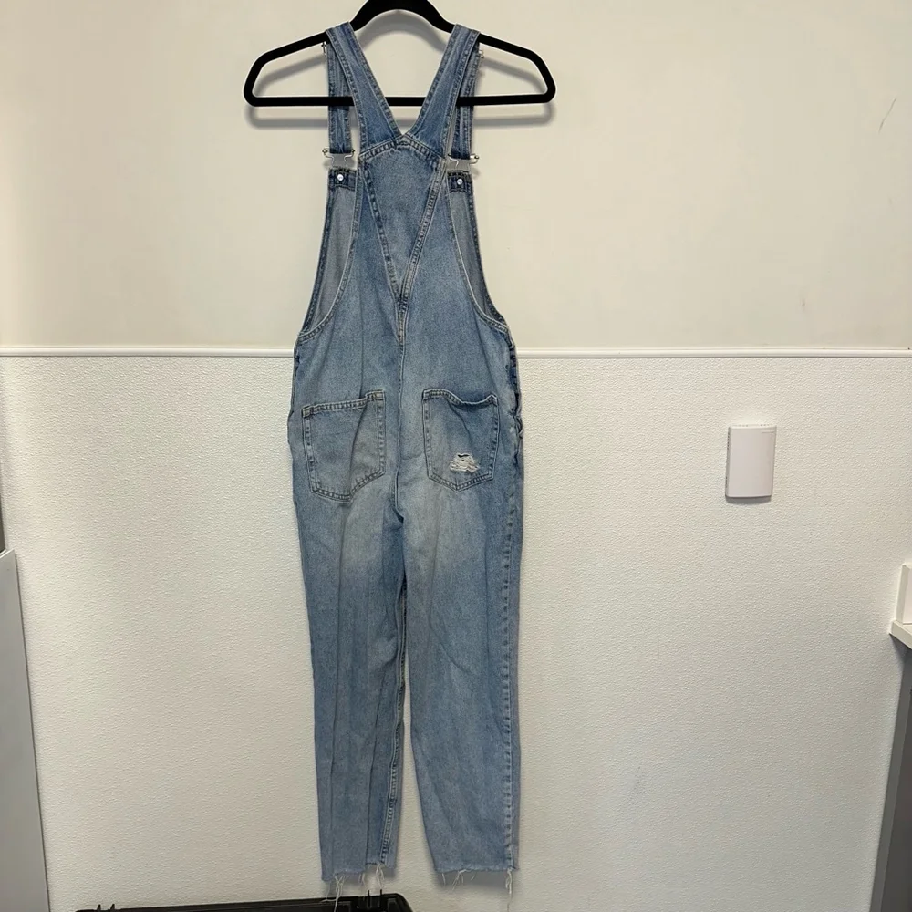 Women's Divided H&M Denim distressed Light Wash Overalls Size 4 Blue - Picture 9 of 11